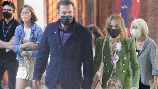 Jennifer Lopez și Ben Affleck, ieșire în familie alături de copii.  Cum au fost văzuți cei doi alături de cei cinci copii