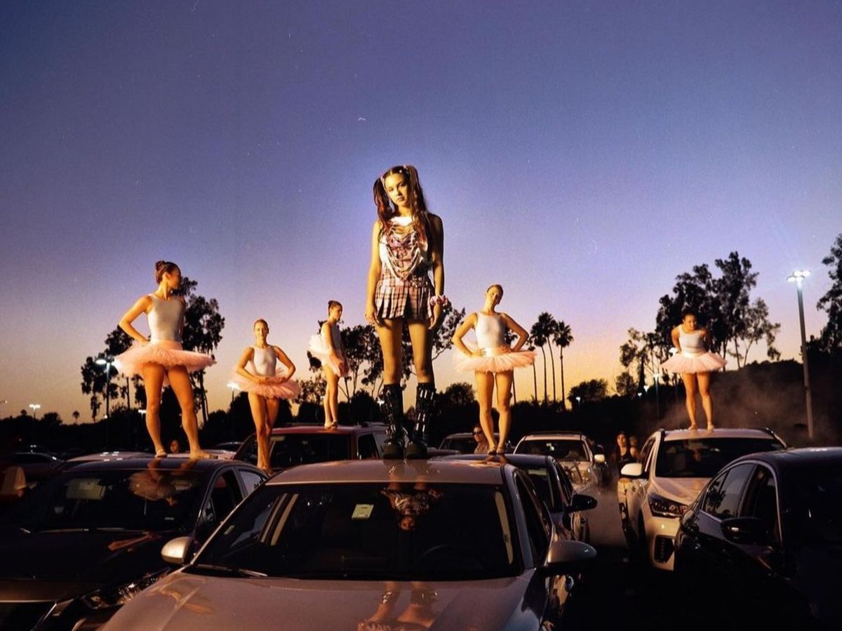 Olivia Rodrigo a lansat piesa ”Brutal” - VIDEOCLIP