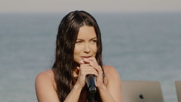 INNA a lansat o versiune live a piesei "De dragul tău”