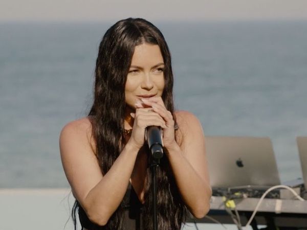 INNA a lansat o versiune live a piesei "De dragul tău&rdquo;