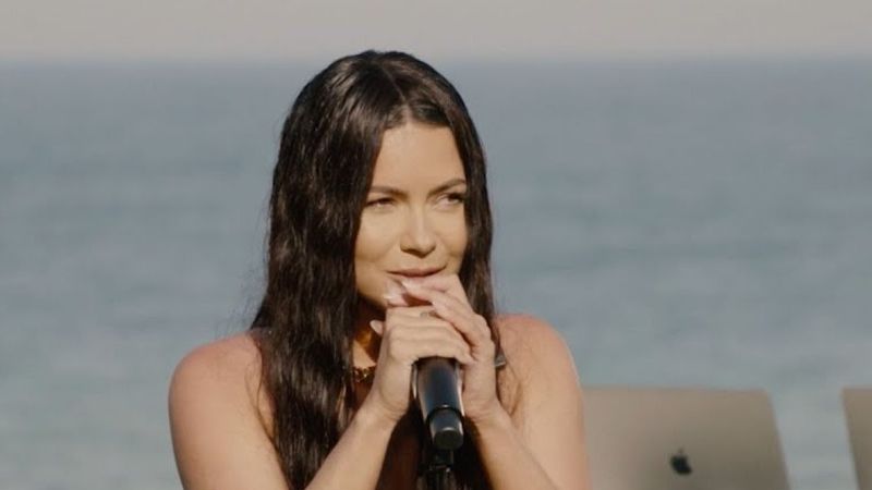 INNA a lansat o versiune live a piesei "De dragul tău&rdquo;