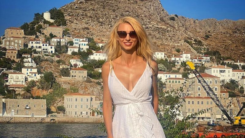 Andreea Bălan, ținta fanilor din mediul online! Ce detaliu au observat internauții la ultima fotografie publicată de artistă