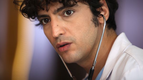 Taner &Ouml;lmez, &bdquo;Doctorul Minune&rdquo; din serialul omonim, marturisire uluitoare: &bdquo;Leșin c&acirc;nd văd s&acirc;nge!&rdquo;