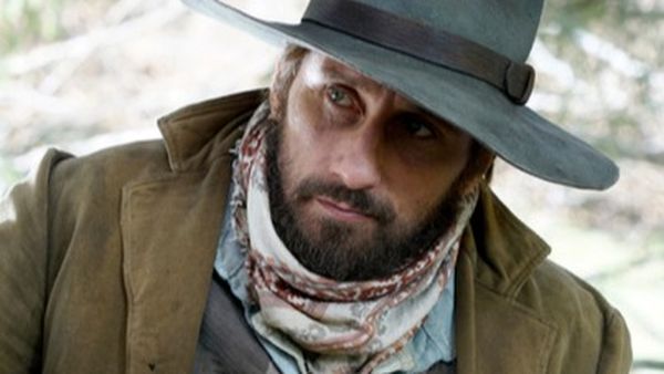 Au apărut primele imagini din serialul &bdquo;Django&rdquo;, filmat &icirc;n Rom&acirc;nia, cu Matthias Schoenaerts &icirc;n rolul principal