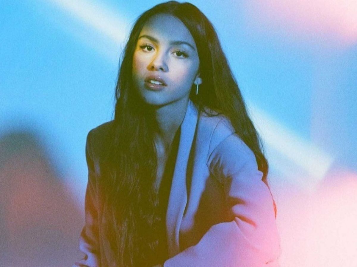 Albumul ”Sour”al cântăreţei Olivia Rodrigo a revenit pe primul loc în topul american al albumelor