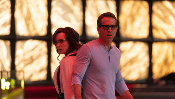 Comedia &rdquo;Eliberează-l pe Guy&rdquo; cu Ryan Reynolds şi Jodie Comer &icirc;n rolurile principale, trei weekenduri pe primul loc &icirc;n box office-ul rom&acirc;nesc