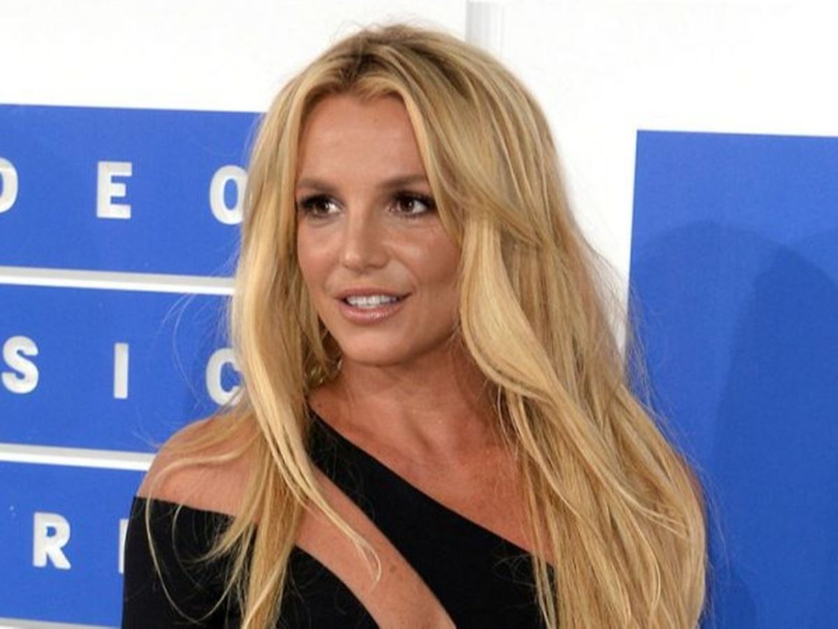 Avocatul lui Britney Spears susţine că tatăl artistei, Jamie Spears, pretinde 2 milioane de dolari pentru a renunţa la tutelă