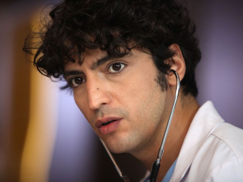 Primele imagini din culisele serialului turcesc ”Doctorul minune”! Ce fac protagoniștii în pauzele dintre filmări