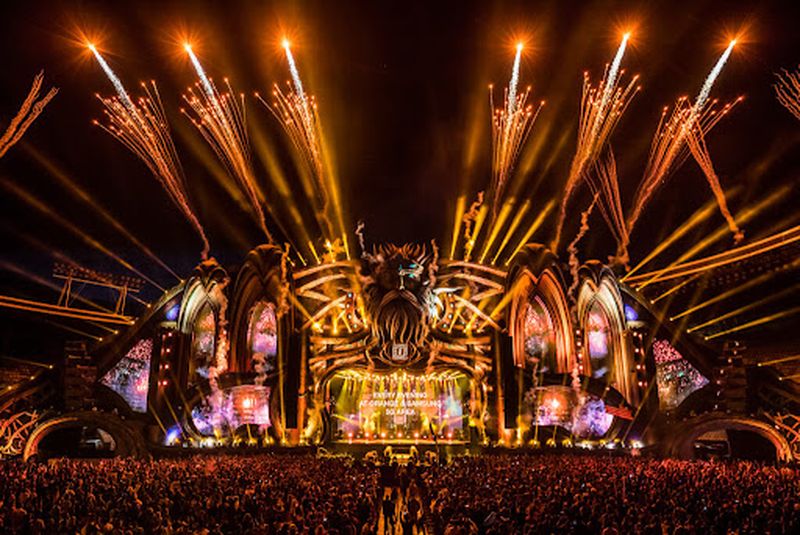 Caravana Blood Network ajunge din nou la Cluj! Toți cei care donează sânge primesc o zi gratis la Untold