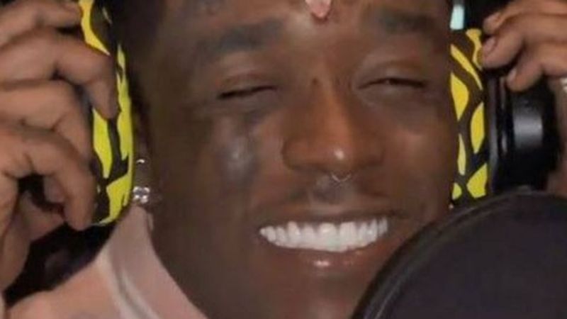 Diamantul de 24 de milioane de dolari al rapper-ului Lil Uzi Vert a fost smuls &icirc;n timpul unui concert 