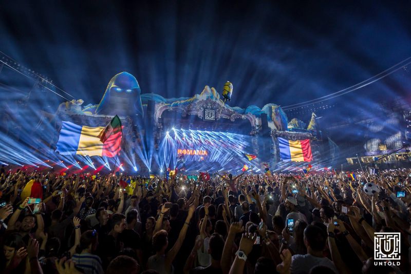 Programul tuturor scenelor de la Untold 2021. Cine cântă pe scena principală și cine urcă pe cele secundare