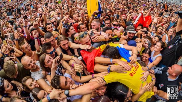 Live Video prima zi de Untold 2021. Benny Benassi, DJ Snake și Steve Aoki urcă pe scenă la noapte