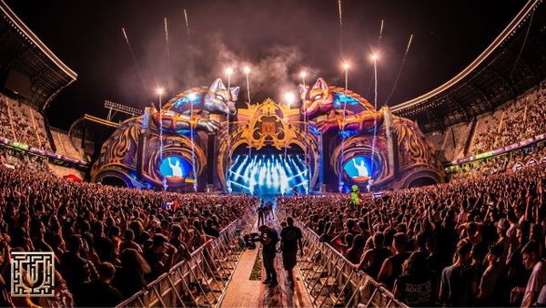 Live Video ziua a 3-a de Untold 2021.  Danny Avila, Dimitri Vegas & Like Mike şi Lost Frequencies urcă pe scenă la noapte