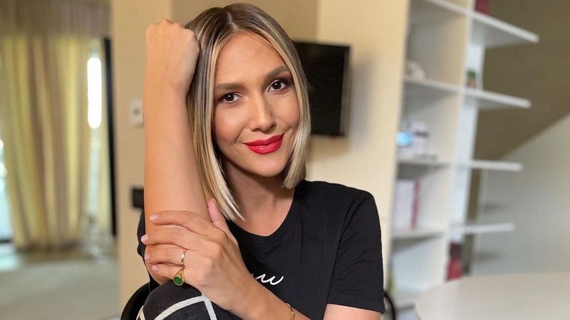 Adela Popescu, infectată cu COVID-19! Prezentatoare TV a făcut primele declarații despre starea sa de sănătate: &rdquo;Nu puteam să dorm&rdquo;