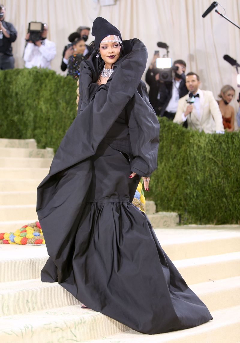 MET GALA 2021. Cum au apărut vedetele internaționale pe covorul roșu?!