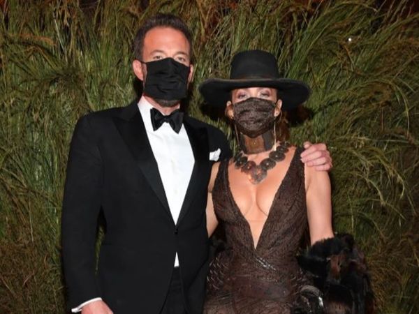 Jennifer Lopez și Ben Affleck, sărut pasional la Met Gala 2021