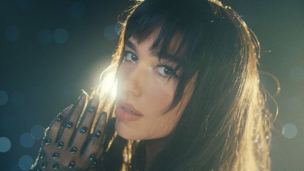 Dua Lipa a lansat un nou videoclip pentru piesa -&rdquo;Levitating&rdquo;