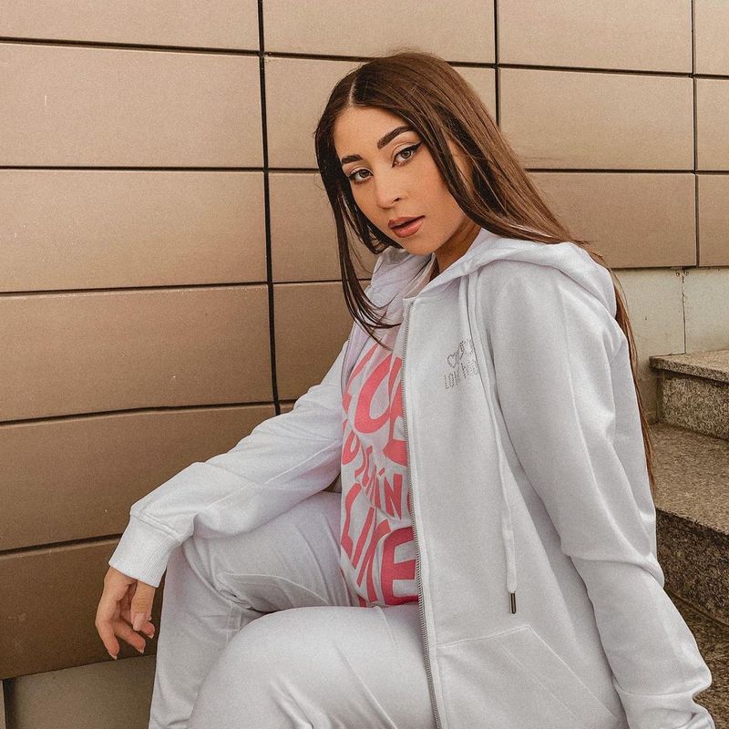 Nicole Cherry, motivul pentru care nu își va afișa fetița pe rețelele sociale