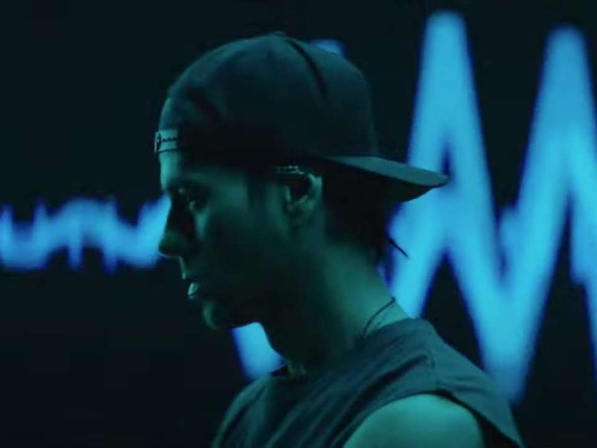 Enrique Iglesias a lansat piesa ”Pendejo”