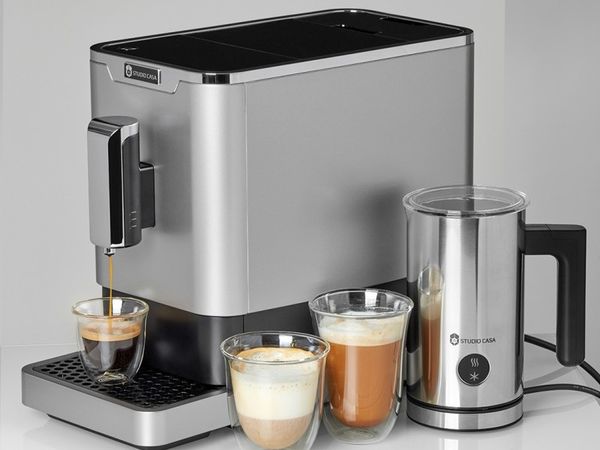 Dimineața Nebună | Prea săraci ca să ne luăm lucruri ieftine. Primarul din B&acirc;rlad a cumpărat un expresor de cafea de 8.000 de lei