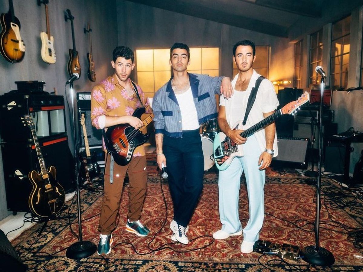 Jonas Brothers - Who&acute;s In Your Head