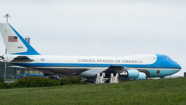 Două sticle goale de tequilla au fost găsite în avionul care  îl va transporta pe președintele SUA