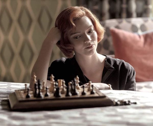 Netflix s-a ales cu un proces costisitor din cauza serialului &rdquo;The Queen's Gambit&rdquo;