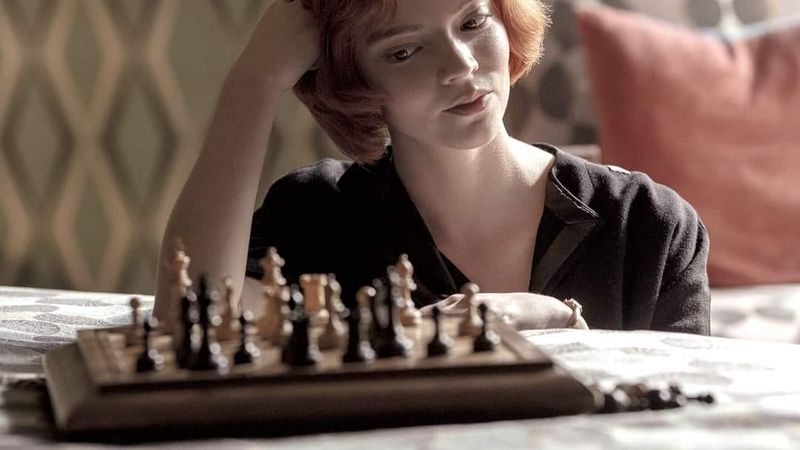 Netflix s-a ales cu un proces costisitor din cauza serialului &rdquo;The Queen's Gambit&rdquo;