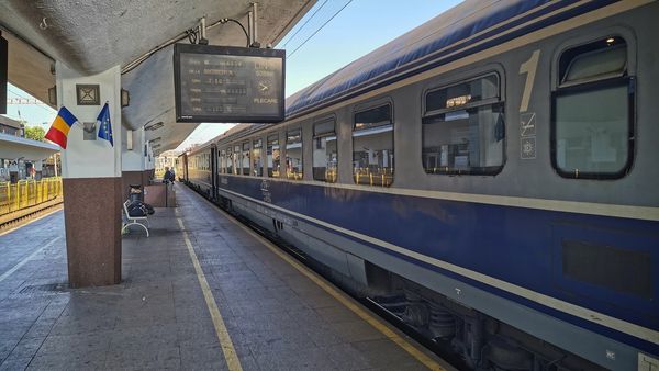 Cât costă să mergi într-un vagon de dormit al CFR și ce condiții ai