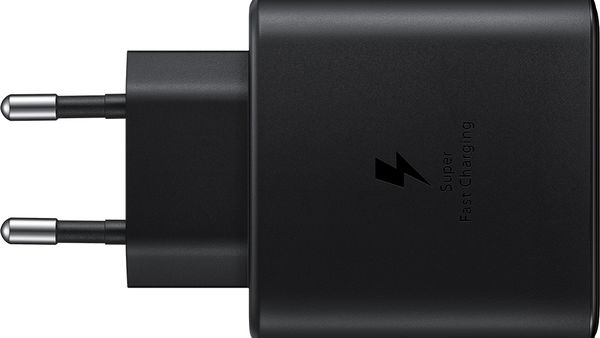 Bară la Bară | Comisia Europeană vrea să impună un &icirc;ncărcător comun pentru telefoane