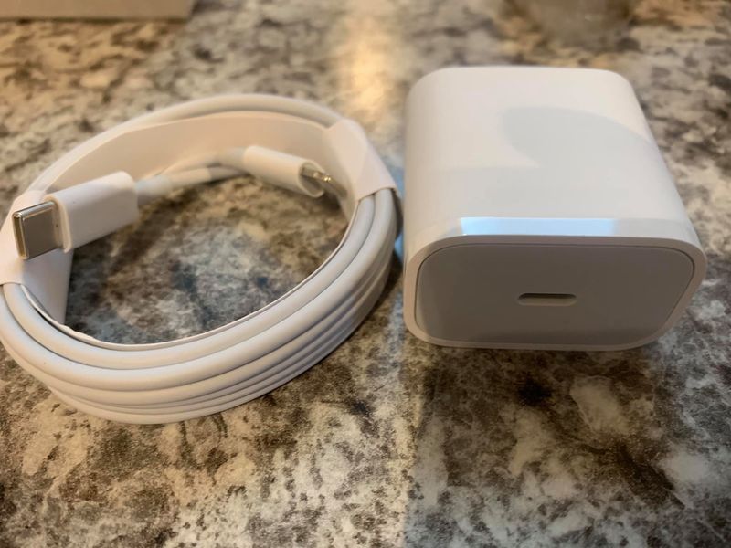 Ce trebuie să facă neapărat Apple dacă mai vrea să vândă telefoanele Iphone în Europa