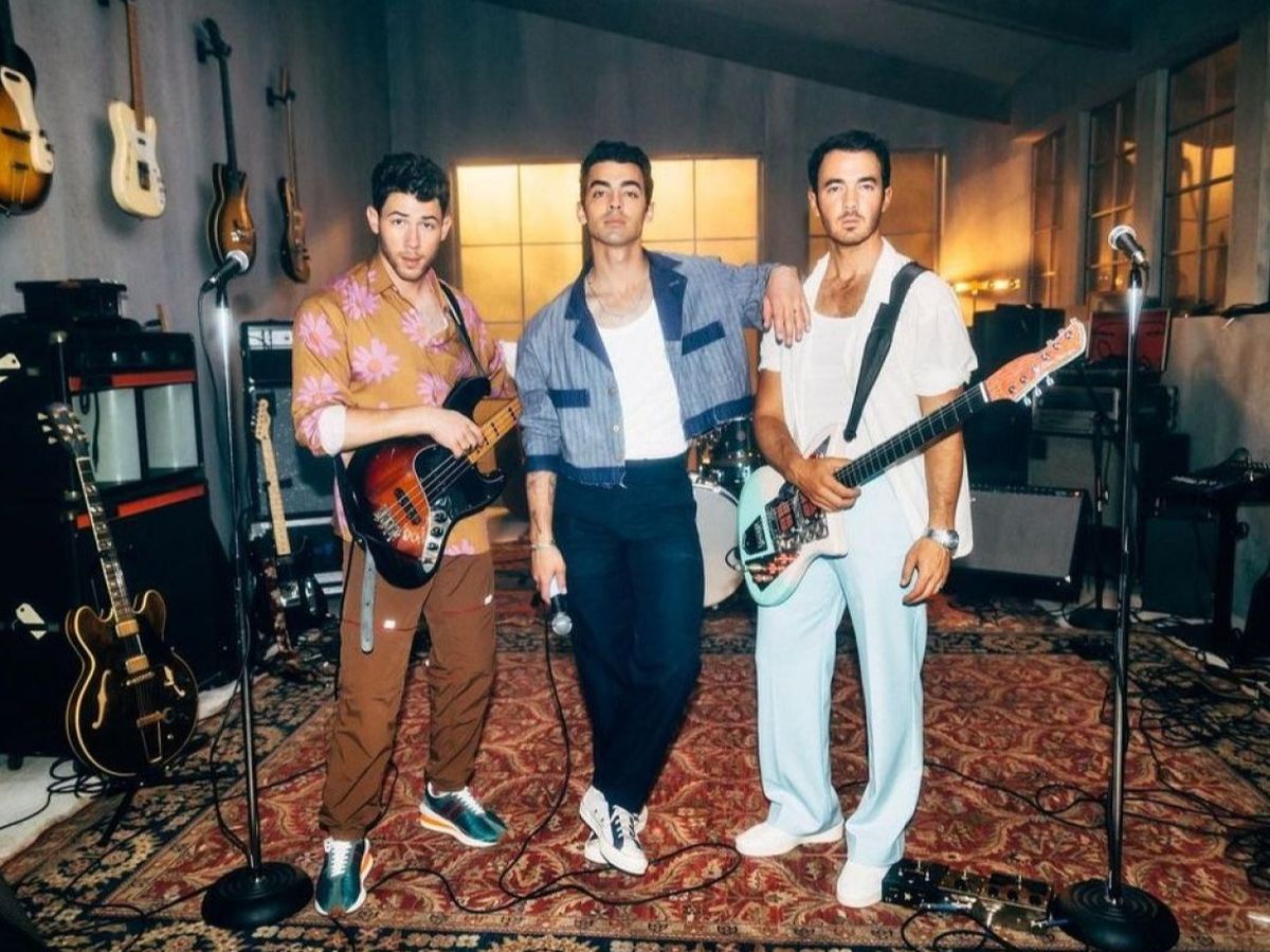 Jonas Brothers - Who's In Your Head