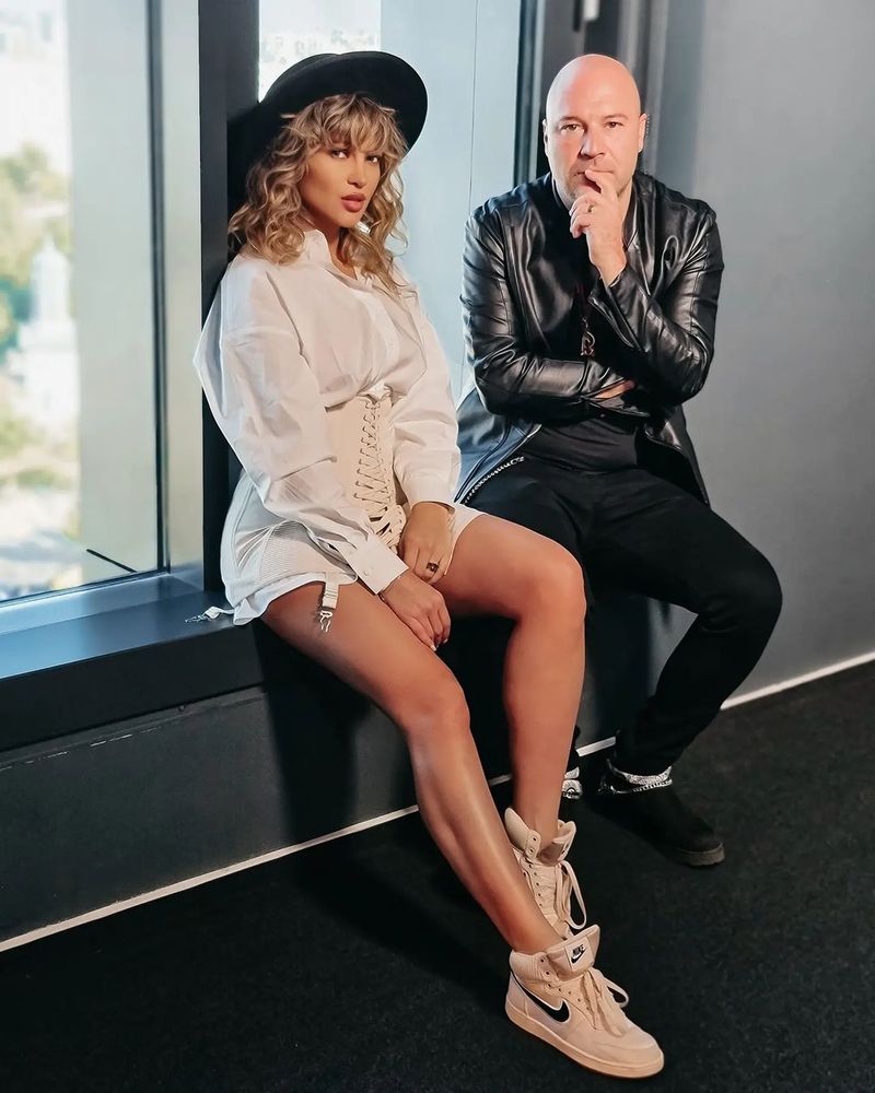 Bere Gratis feat. Lora - La Uşa Ta