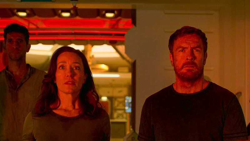 C&acirc;nd &icirc;ncepe sezonul 3 din serialul Netflix, Lost in Space