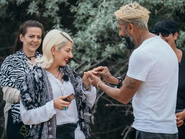 Connect-R s-a pus &icirc;n genunchi &icirc;n fața Lidiei Buble chiar de ziua sa: &bdquo;Vrei să fii...&rdquo;