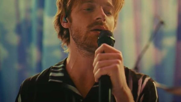 FINNEAS a lansat un nou videoclip pentru piesa "The 90s”