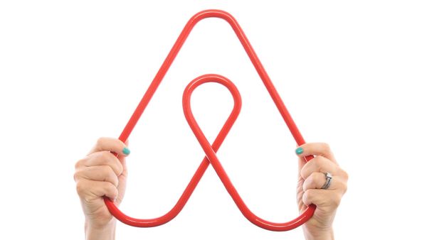 Cum procedezi dacă vrei să-ți închiriezi apartamentul prin Airbnb. Ghid complet