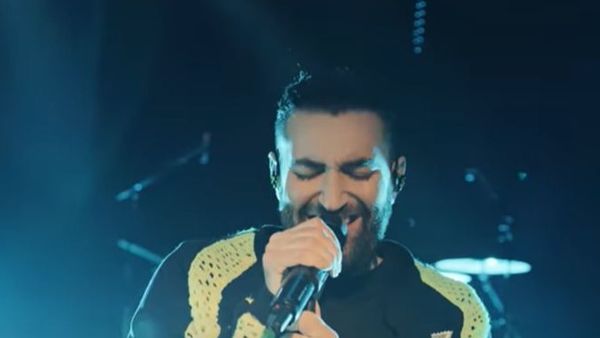 Smiley a lansat o versiune live a piesei ”Până când”