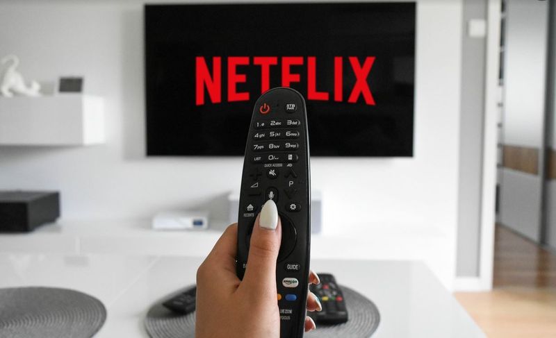 Netflix, marele câștigător în ziua în care serviciile Facebook nu au funcționat