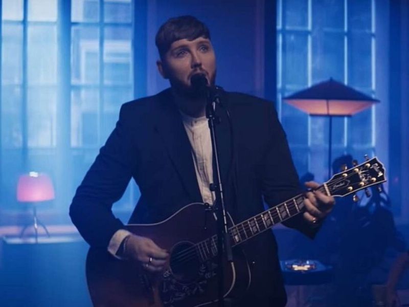 James Arthur a lansat videoclipul piesei ”Emily”