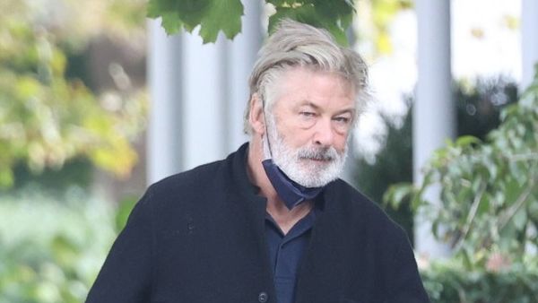 Alec Baldwin, primele declaraţii după ce a împuşcat două persoane pe platourile de filmare: „Am inima frântă”