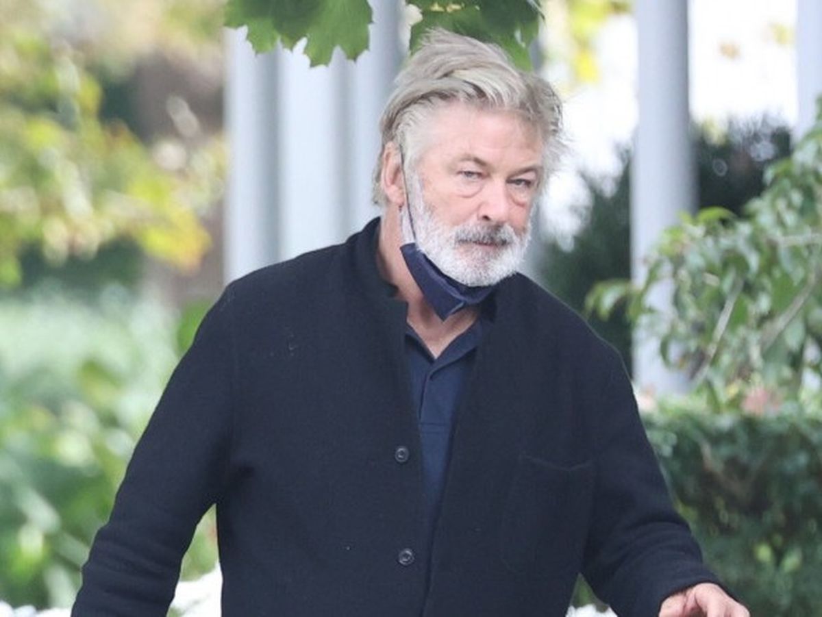 Alec Baldwin, primele declaraţii după ce a împuşcat două persoane pe platourile de filmare: „Am inima frântă”