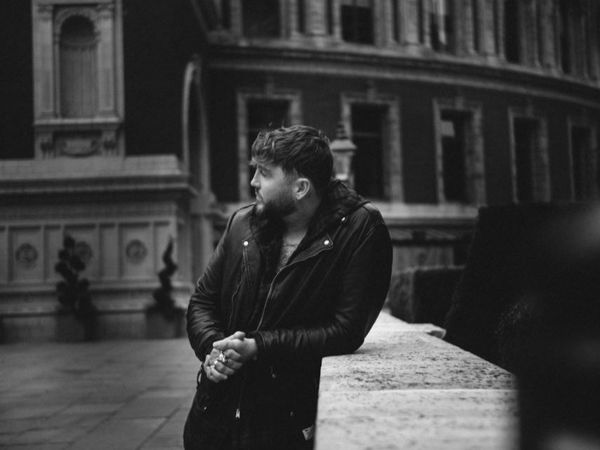 James Arthur a lansat piesa &bdquo;SOS&rdquo;