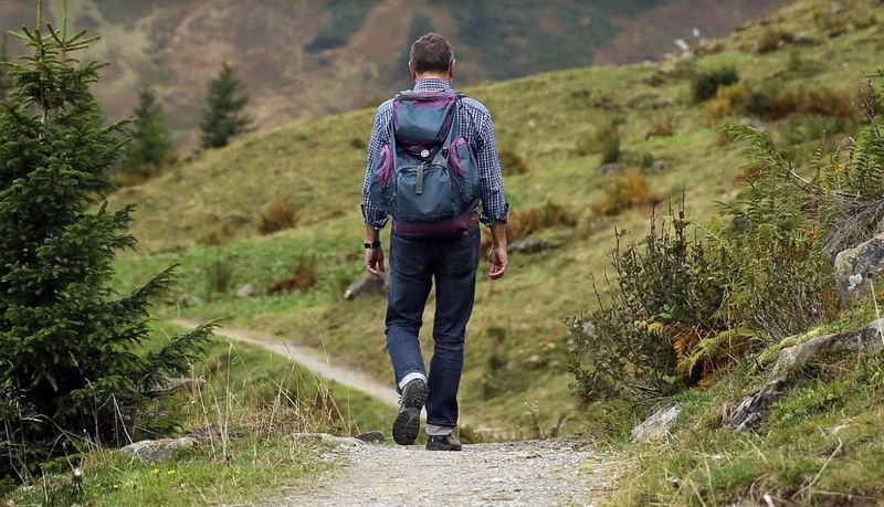 Un turist rătăcit pe munte nu a răspuns la telefon salvatorilor pentru că nu cunoștea numărul