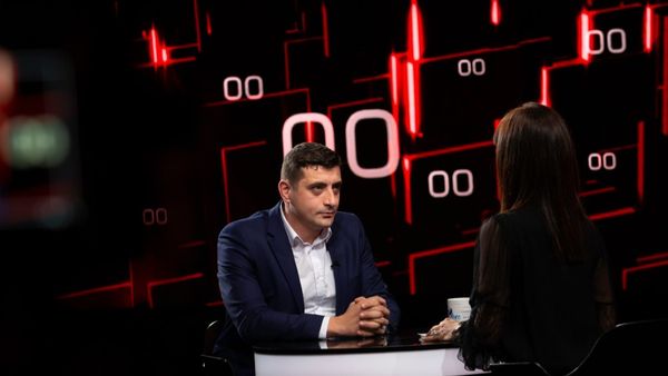 George Simion, liderul AUR, invitatul de duminică, la “40 de întrebări cu Denise Rifai”