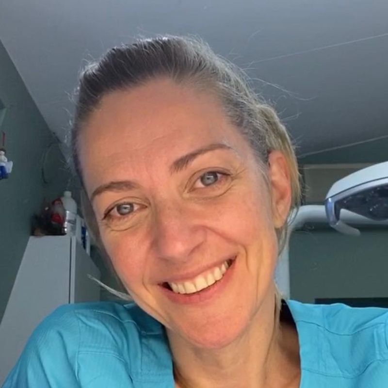 Obligat să se vaccineze, un bărbat a băut o ladă de bere ca să elimine serul din organism