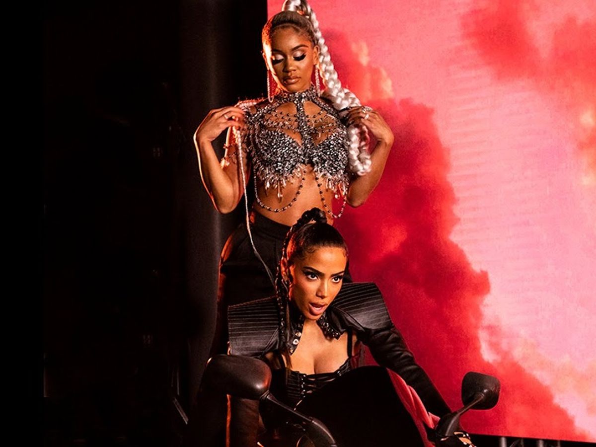 Anitta - Faking Love (feat. Saweetie) [Official Music Video]