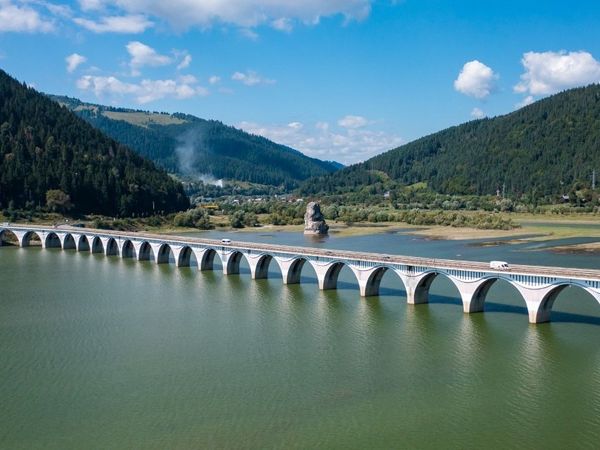 S&acirc;mbăta aceasta, de la ora 15:00, &icirc;n &rdquo;ROventura&rdquo;! Călătorie de poveste de la Portul Bicaz spre m&acirc;ndra Bucovină
