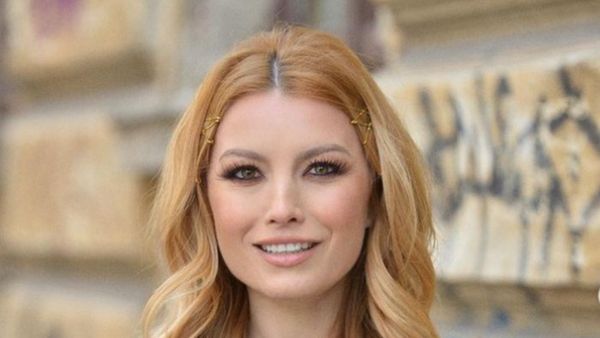 &Icirc;ntreaga familie a Elenei Gheorghe, infectată cu COVID-19! Primele declarații ale artistei: &rdquo;Am trecut prin toate stările&rdquo;