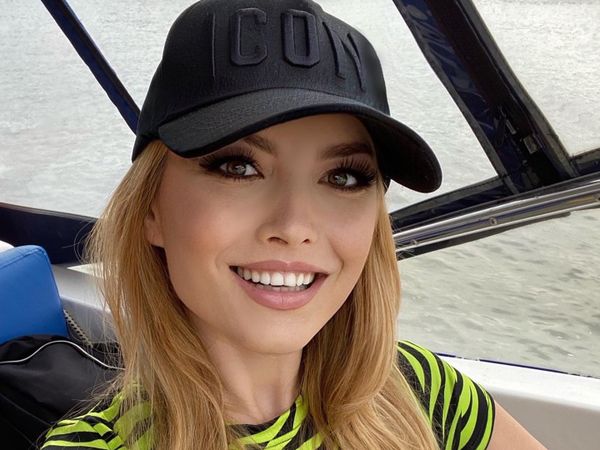 Elena Gheorghe, prima apariție după ce s-a vindecat de COVID-19: &rdquo;Acum că toată lumea e bine, sunt&nbsp;și eu aptă să z&acirc;mbesc&rdquo;